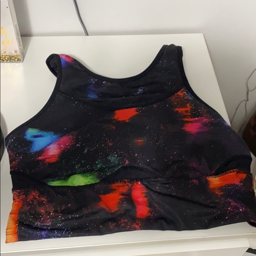High neck sports bra